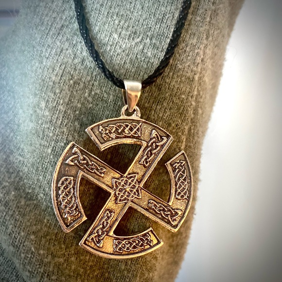 Super Celtic Style Necklace 🔥 - Picture 3 of 9